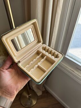 Vintage Floral Fabric Covered Travel Jewelry Hard Case Clam Shell with Mirror